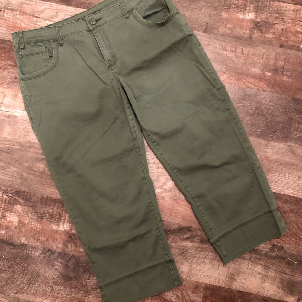 Women’s Falls Creek Capris (worn once)